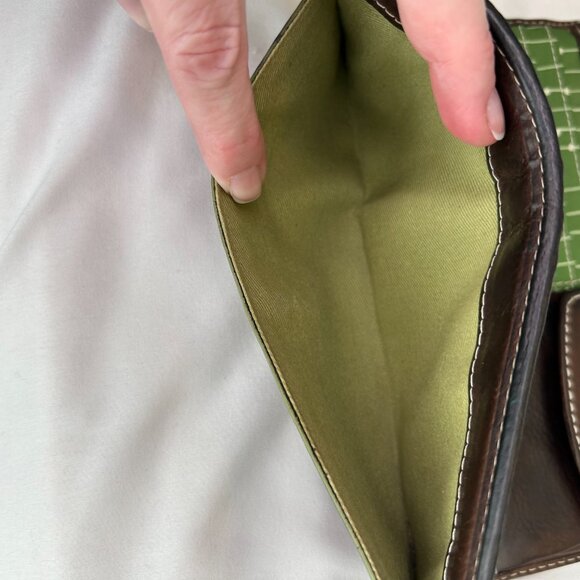 Share Vintage FOSSIL Brown Soft Leather Bifold Wallet Green Lining Snap & Zip CL - Picture 7 of 13